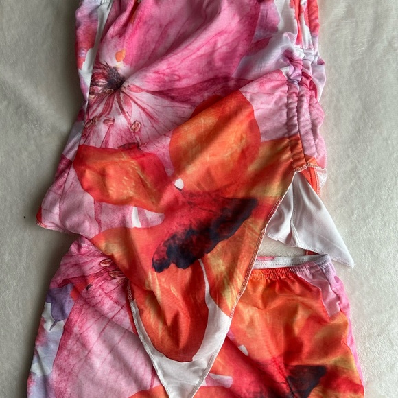 Set - Picture 1 of 3